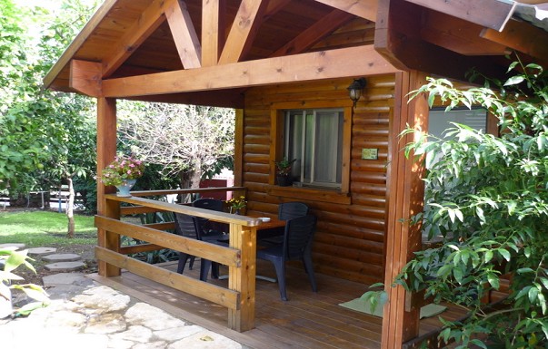 בקתות עדי - ������ �קרית שמונה - ������ ����